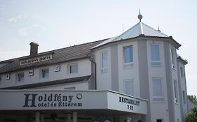 Holdfeny Hotel